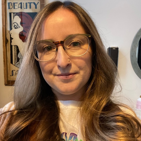 Meet your Posher, Becca - Picture 1 of 1